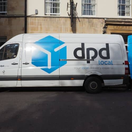 Wysyłkę za pomocą samochodu kuriera Leroy Merlin